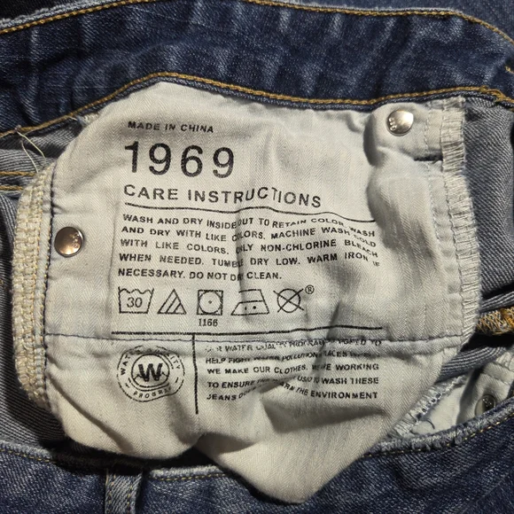 GAP Women's Flare Jeans in Classic Blue - Picture 5 of 8